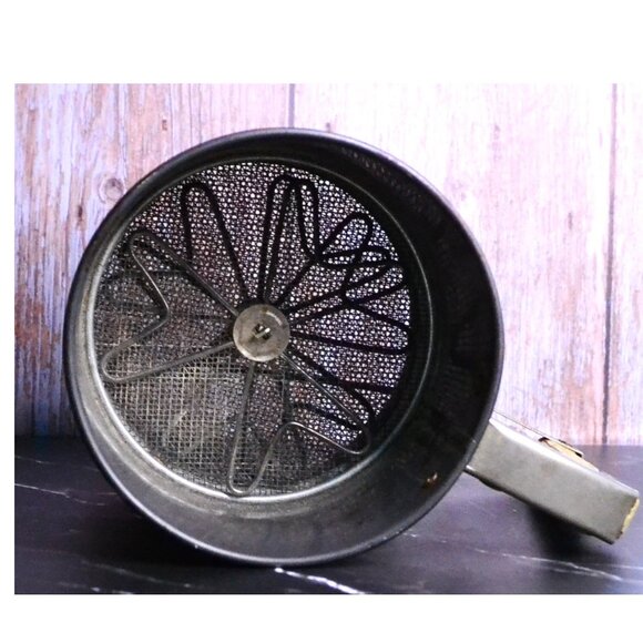 Vintage Mid-Century Androck Sifter Floral Design Mid Century Farmhouse Decor - Picture 7 of 8